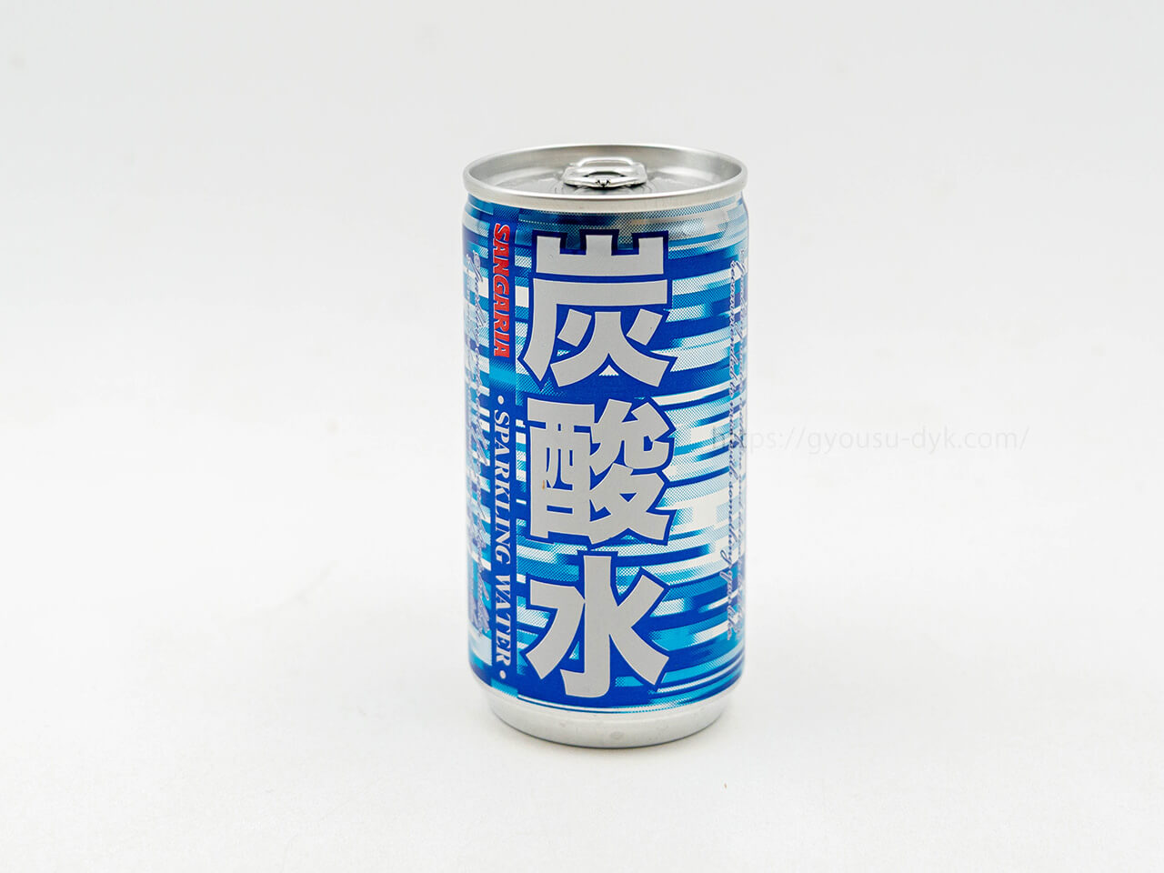 業務スーパー炭酸水缶入りの写真